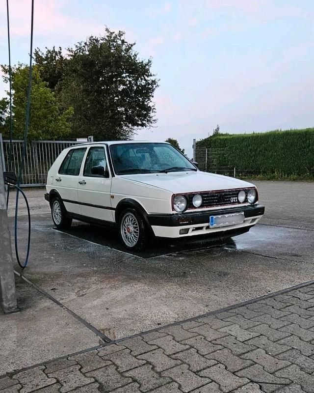 Weiß Gebraucht 2025 VW Golf VIII GTI Kleinwagen | 9.900 € - Bild 1/4