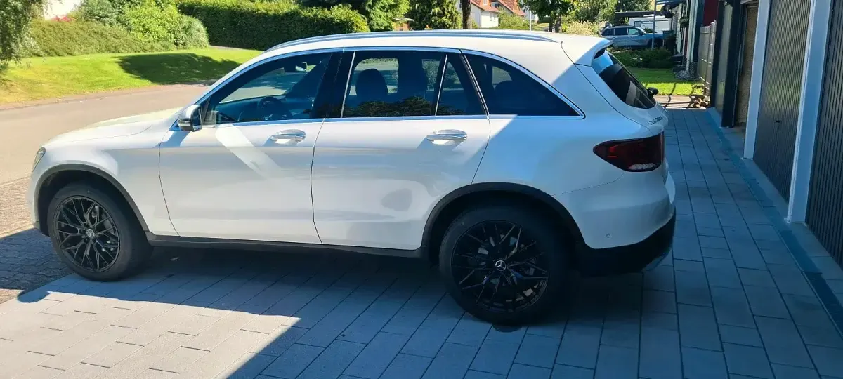 Gebraucht Mercedes GLC220 194 PS (142 kW) 2019 Weiß SUV