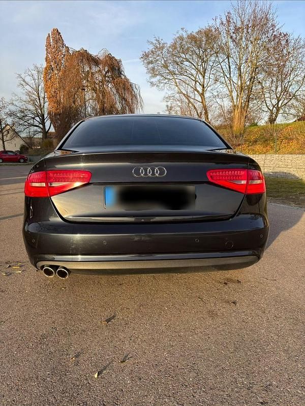 Gebraucht Audi A4 Ambiente 150 PS (110 kW) 2013 Schwarz Limousine
