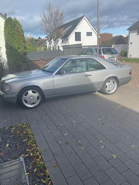 Silber Gebraucht 1996 Mercedes E220 Coupé | 8.950 € (Superpreis) - Bild 1/4