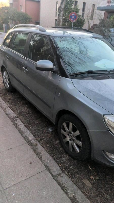 Gebraucht Skoda Fabia 90 PS (66 kW) 2013 Grau Kombi