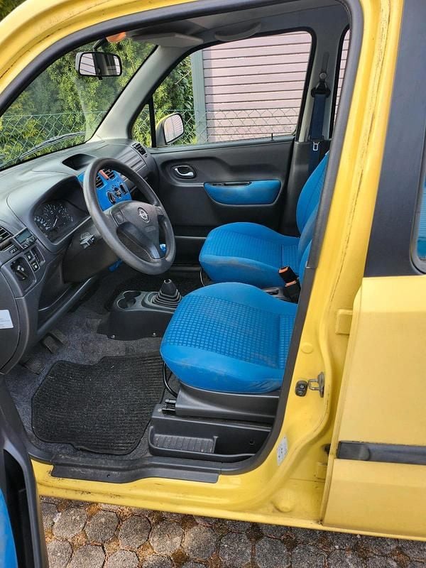 Gebraucht Opel Agila 75 PS (55 kW) 2003 Gelb Van / Kleinbus