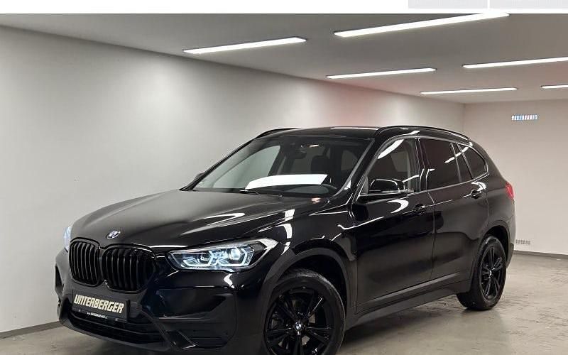 Schwarz Gebraucht 2021 BMW X1 Advantage SUV | 23.990 € (Etwas zu teuer) - Bild 1/4