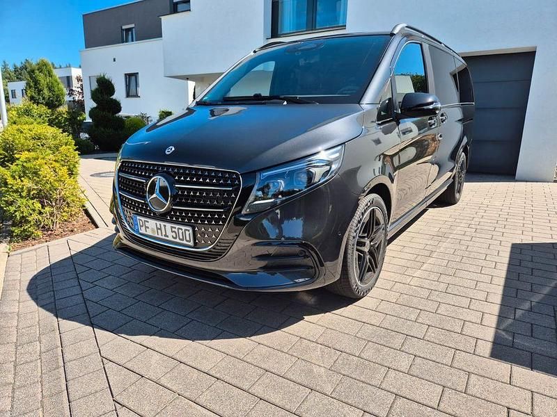 Schwarz Gebraucht 2025 Mercedes V300 AMG Van / Kleinbus | 84.900 € (Guter Preis) - Bild 1/4