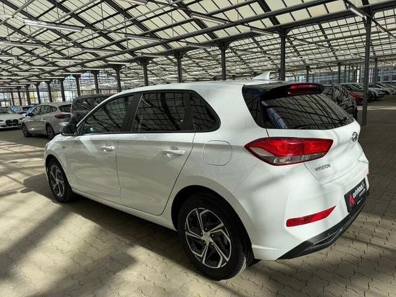 Gebraucht Hyundai i30 160 PS (117 kW) 2022 Weiß Limousine
