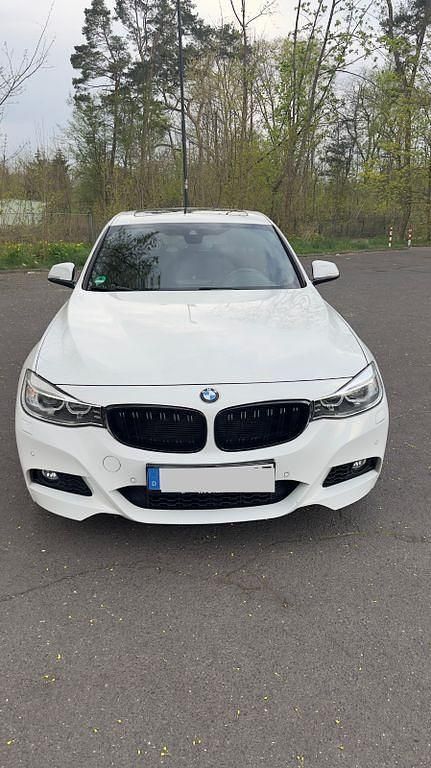 Weiß Gebraucht 2014 BMW 325 Gran Turismo Sport Line Limousine | 15.500 € (Fairer Preis) - Bild 1/4