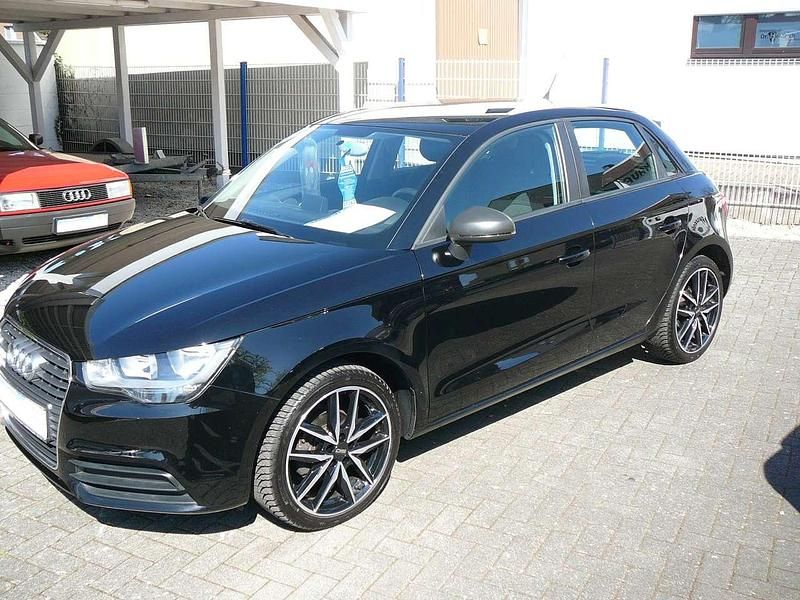 Schwarz Gebraucht 2012 Audi A1 Kleinwagen | 8.950 € (Fairer Preis) - Bild 1/4
