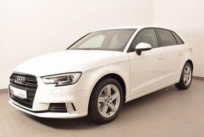 Weiß Gebraucht 2019 Audi A3 Sport Limousine | 35.780 € - Bild 1/4