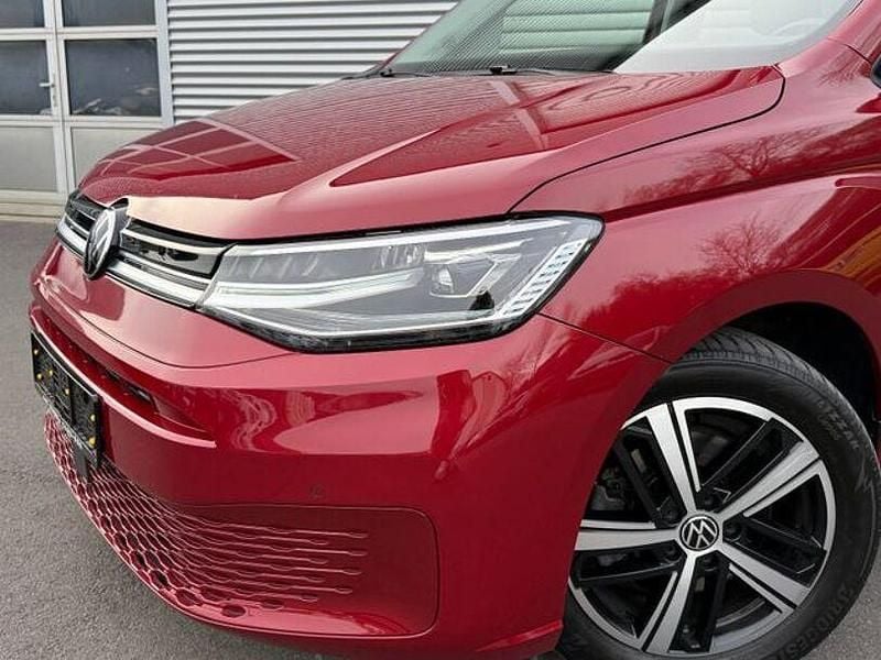 Gebraucht VW Caddy Style 122 PS (89 kW) 2022 Rot Van / Kleinbus