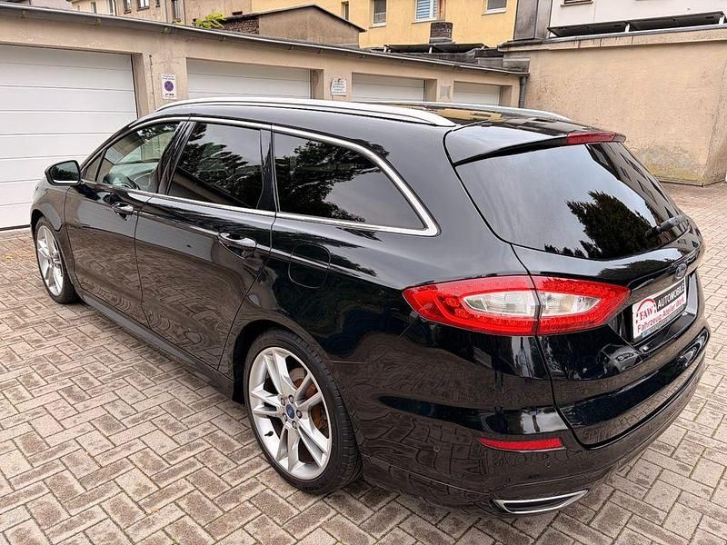 Gebraucht Ford Mondeo Titanium 211 PS (155 kW) 2016 Schwarz Limousine