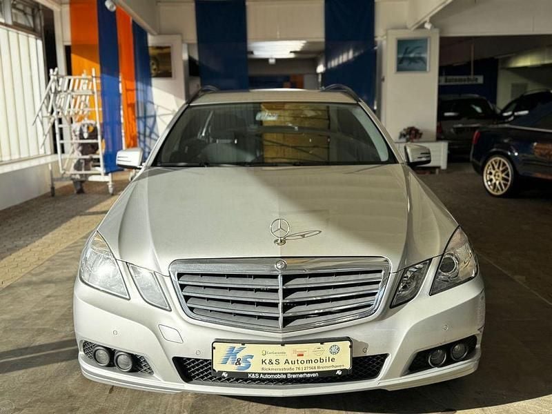 Gebraucht Mercedes E200 184 PS (135 kW) 2010 Silber Limousine