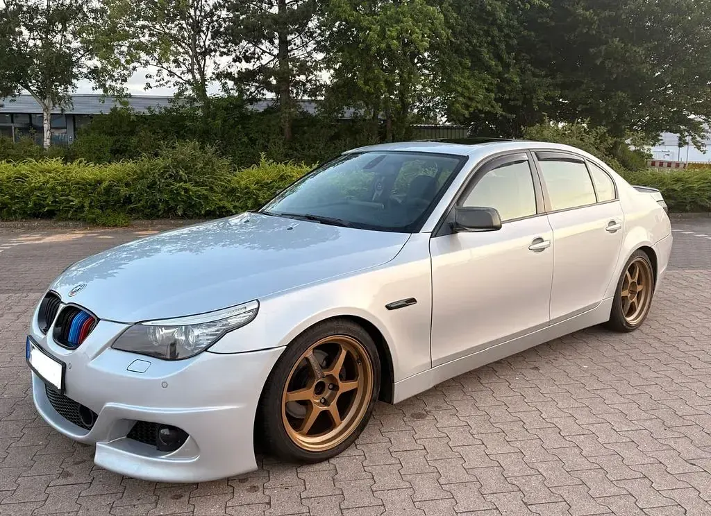 Gebraucht BMW 520 Performance 170 PS (125 kW) 2004 Silber Limousine