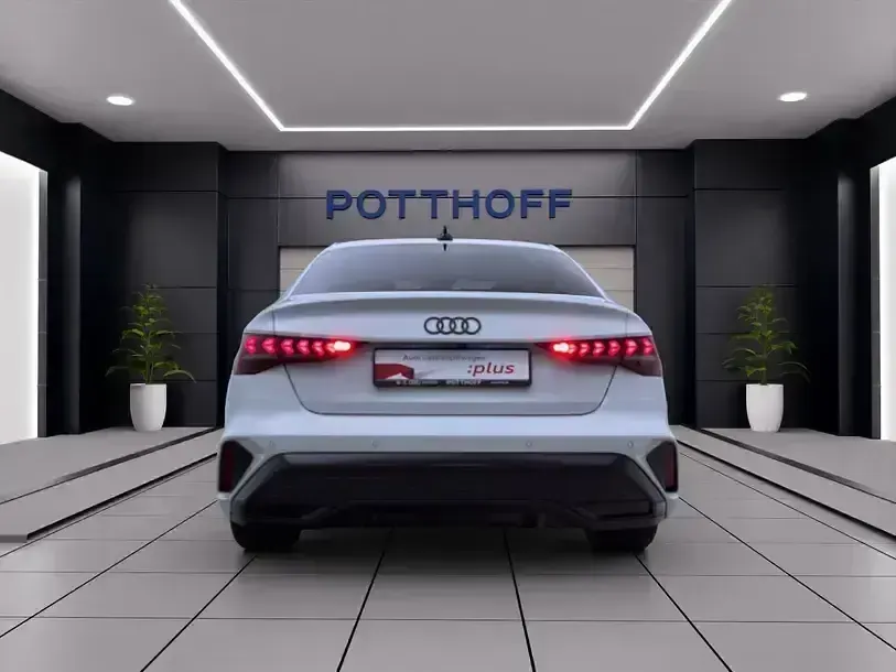 Gebraucht Audi A3 S-Line 116 PS (85 kW) 2025 Gletscherweiß metallic Limousine