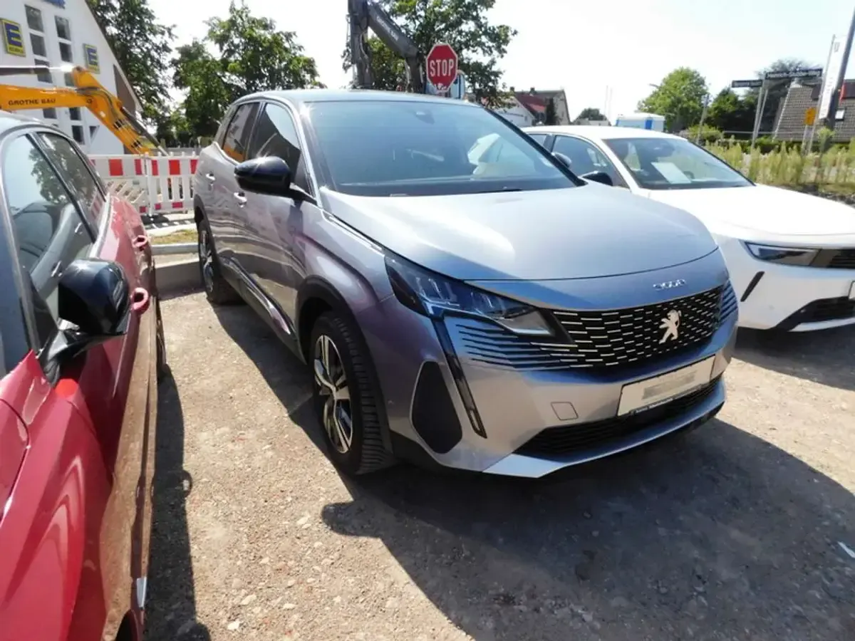 Gebraucht Peugeot 3008 Allure 131 PS (96 kW) 2024 Lack grau artense SUV