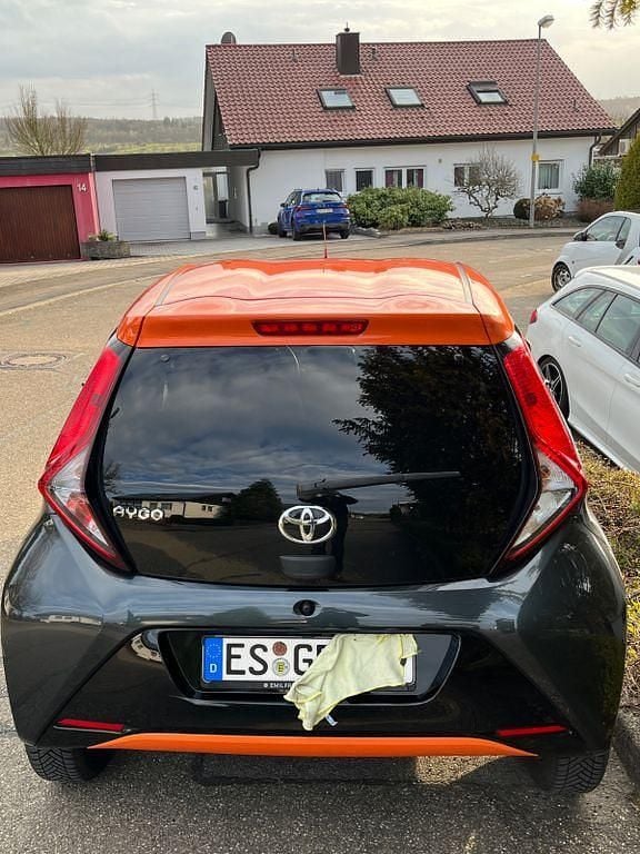 Gebraucht Toyota Aygo 72 PS (52 kW) 2020 Schwarz Kleinwagen