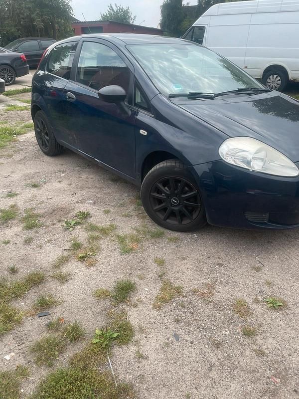 Blau Gebraucht 2009 Fiat Punto Kleinwagen | 650 € (Guter Preis) - Bild 1/4