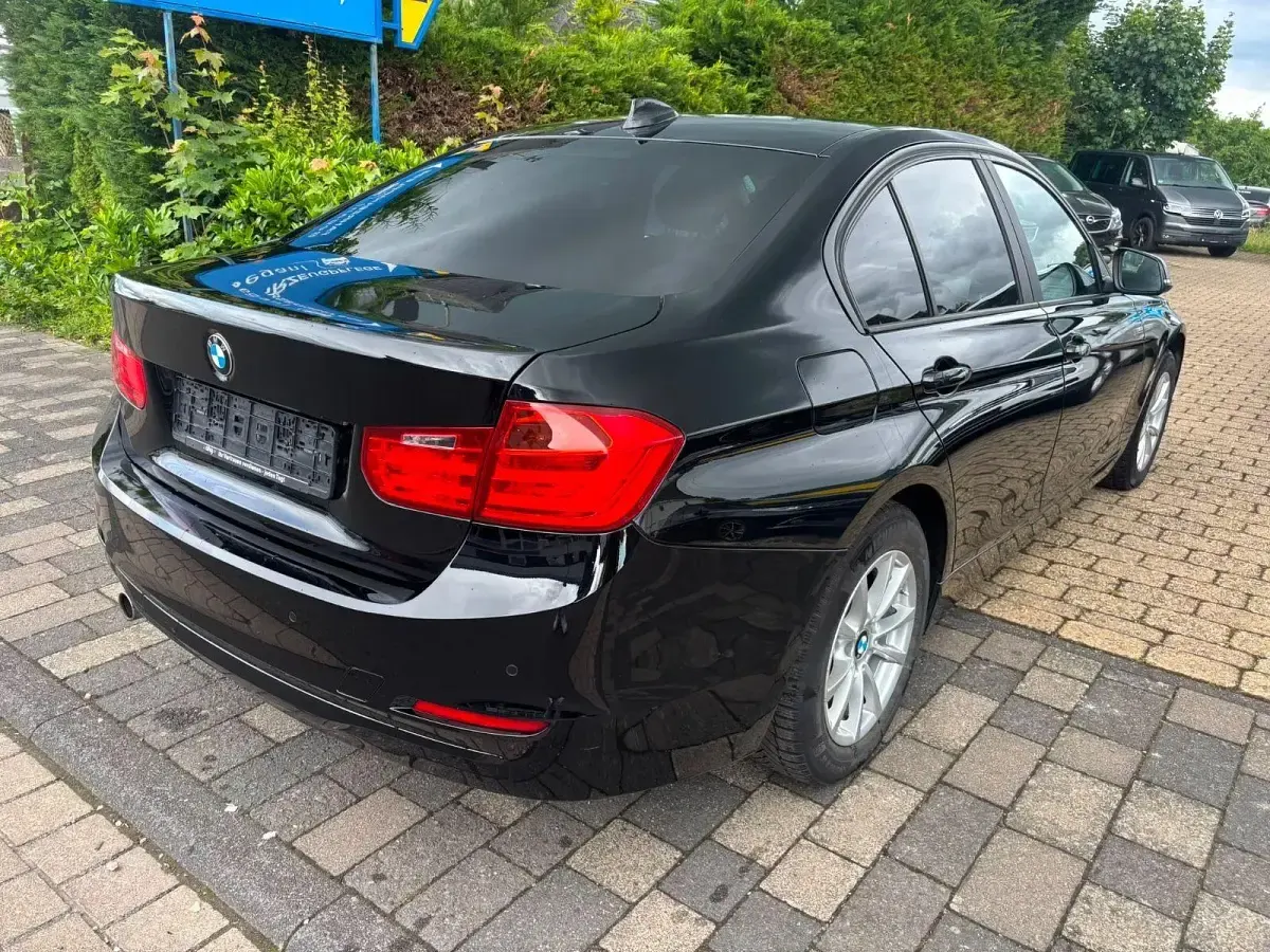 Gebraucht BMW 320 Performance 184 PS (135 kW) 2015 Schwarz Limousine