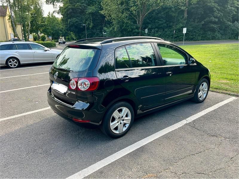 Schwarz Gebraucht 2009 VW Golf Plus Cross Highline Van / Kleinbus | 6.400 € (Etwas zu teuer) - Bild 1/4