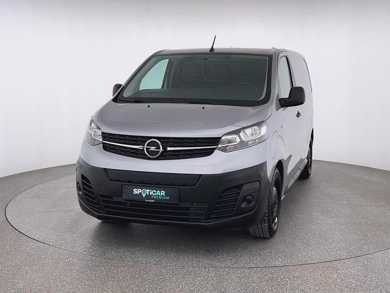 Grau Gebraucht 2021 Opel Vivaro-e Combi Selection Van | 22.470 € (Fairer Preis) - Bild 1/1