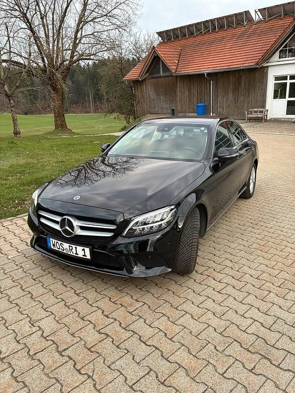 Gebraucht Mercedes C300 245 PS (180 kW) 2019 Schwarz Limousine
