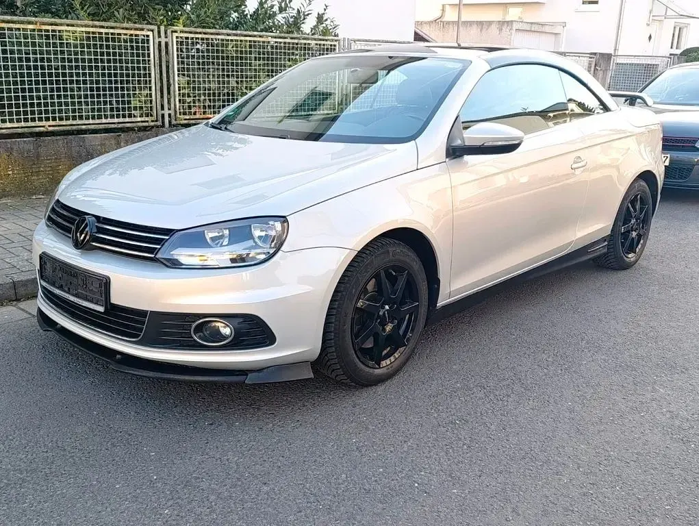 Gebraucht VW Eos Sportline 140 PS (102 kW) 2013 Schwarz Cabrio