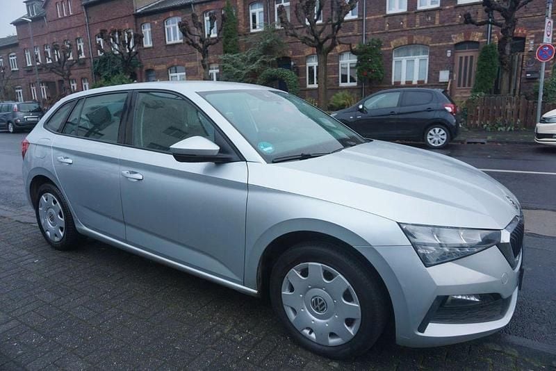 Gebraucht Skoda Scala Cool Plus 116 PS (85 kW) 2021 Silber Kleinwagen