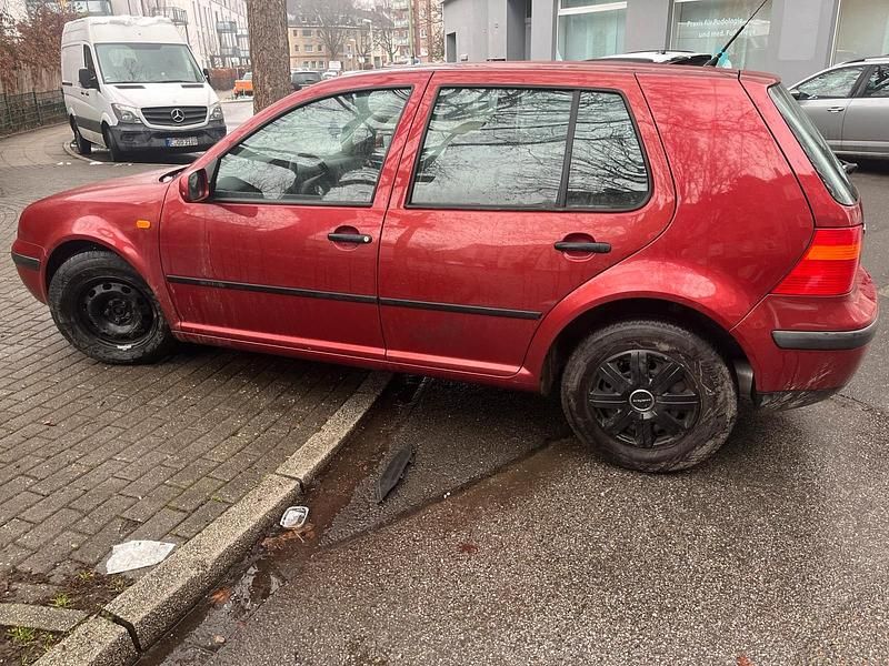 Rot Gebraucht 1999 VW Golf Limousine | 700 € (Superpreis) - Bild 1/4
