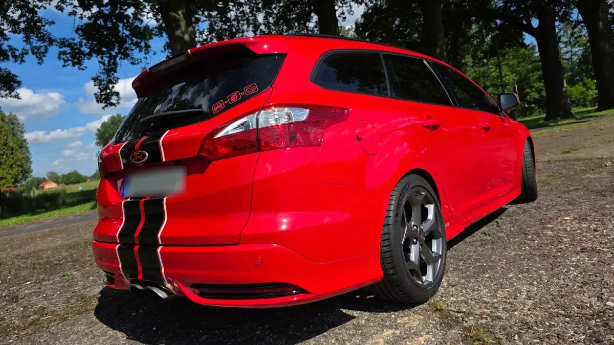 Gebraucht Ford Focus ST 250 PS (183 kW) 2013 Rot Kombi