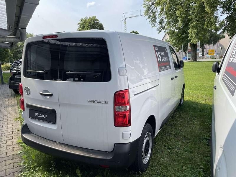 Gebraucht Toyota Proace 144 PS (105 kW) 2024 Ice white Van / Kleinbus