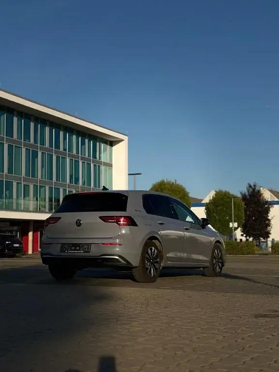 Gebraucht VW Golf VIII Edition 150 PS (110 kW) 2024 Grau Limousine