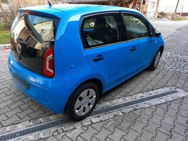 Second-hand VW up! 60 CP (44 kW) 2015 Albastru Hatchback