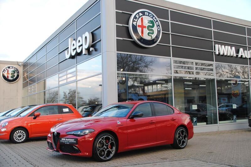 Rot Gebraucht 2023 Alfa Romeo Giulia Competizione Limousine | 41.890 € (Fairer Preis) - Bild 1/4