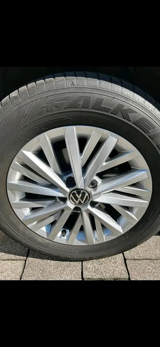 Second-hand VW T-Roc 110 CP (80 kW) 2023 Negru SUV
