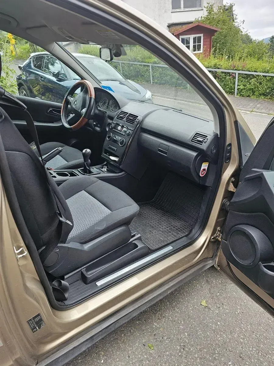 Gebraucht Mercedes A170 Classic 116 PS (85 kW) 2005 Gold Limousine