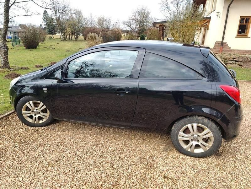 Gebraucht Opel Corsa Innovation 101 PS (74 kW) 2011 Schwarz Kleinwagen