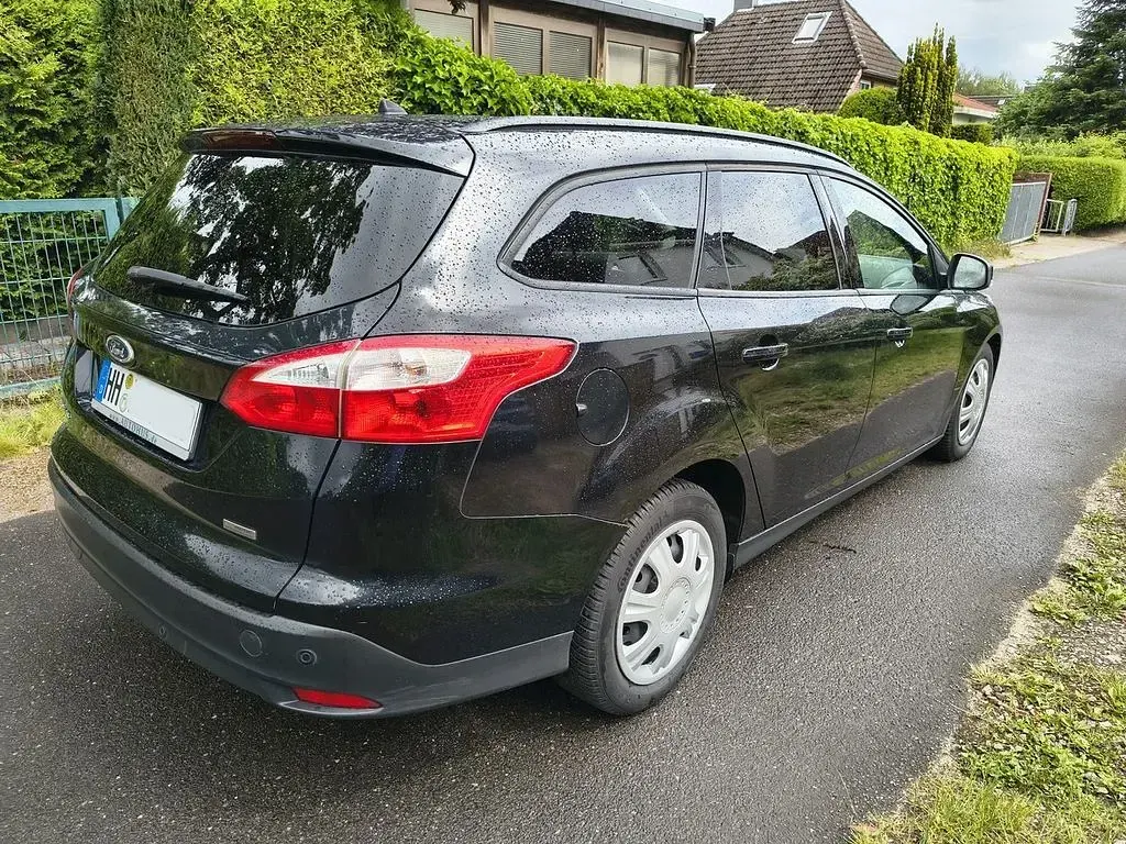 Gebraucht Ford Focus Trend 116 PS (85 kW) 2012 Schwarz Limousine