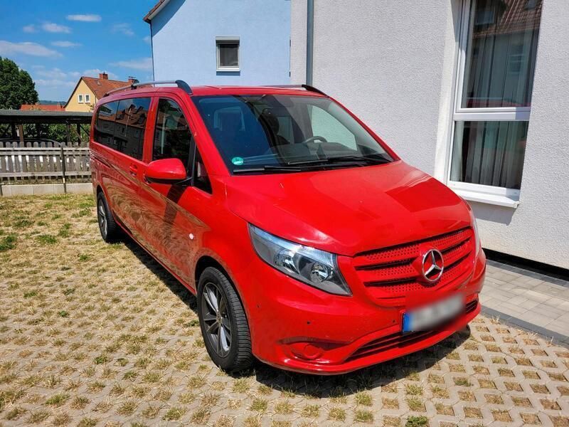 Rot Gebraucht 2015 Mercedes Vito Van / Kleinbus | 24.999 € - Bild 1/4