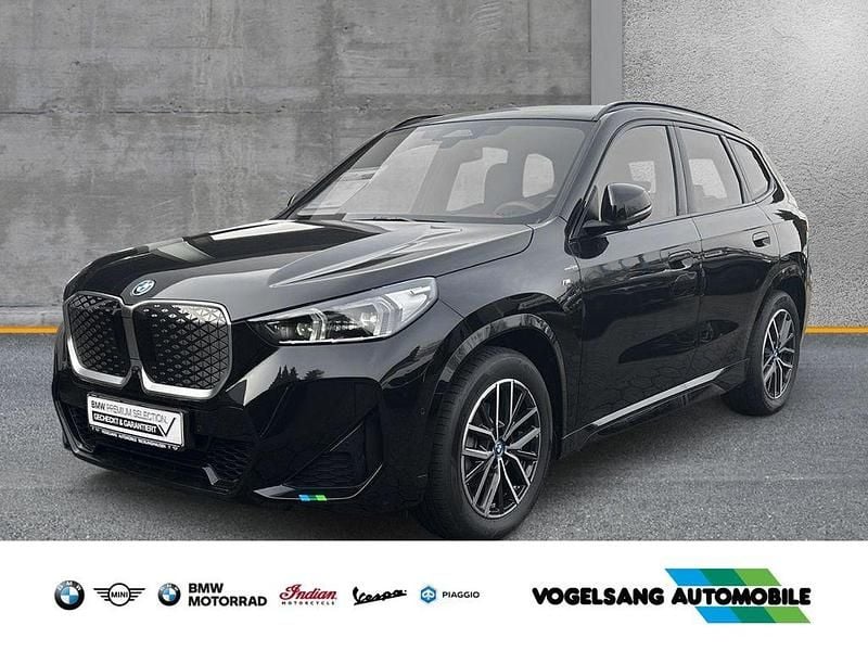 Gebraucht BMW iX1 Luxury Line 150 kW (204 PS) 2024 Saphirschwarz SUV