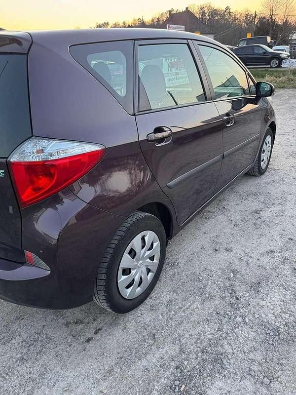 Gebraucht Toyota Corolla Verso Sol 135 PS (99 kW) 2004 Van / Kleinbus