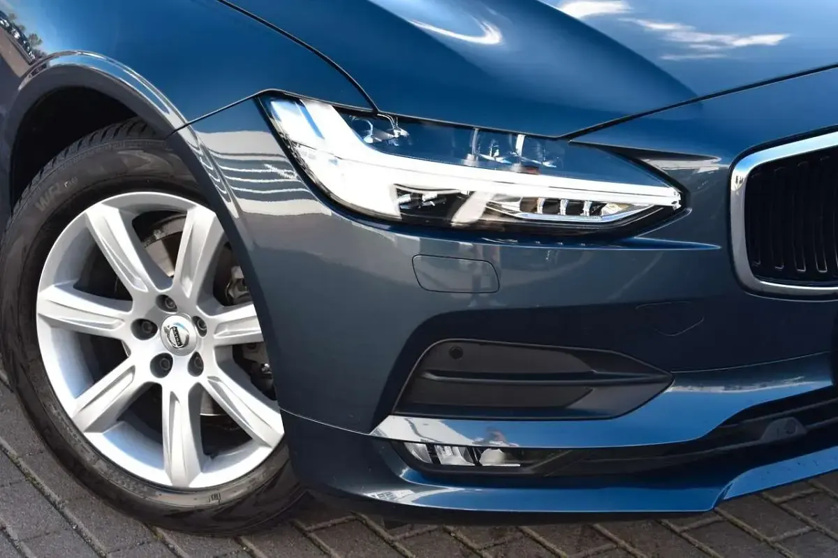 Gebraucht Volvo S90 Momentum 190 PS (139 kW) 2019 Denim blue Limousine