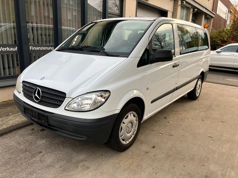 Weiß Gebraucht 2009 Mercedes Vito Van / Kleinbus | 6.499 € (Etwas zu teuer) - Bild 1/4