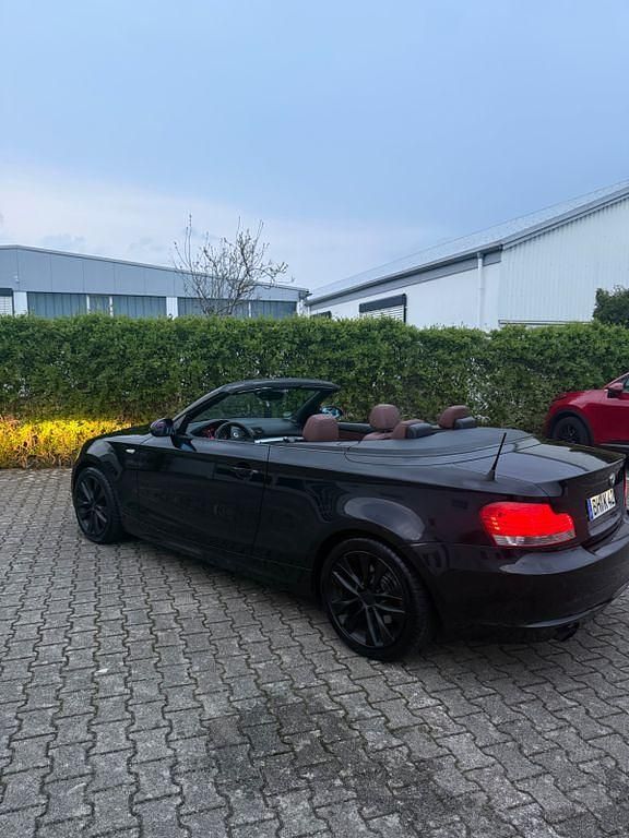 Gebraucht BMW 118 Cabriolet Sport Line 143 PS (105 kW) 2008 Schwarz Cabrio