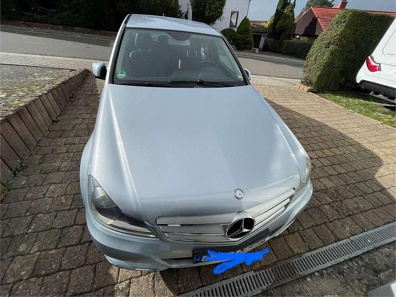 Grau Gebraucht 2013 Mercedes C200 Avantgarde Limousine | 12.400 € (Fairer Preis) - Bild 1/4