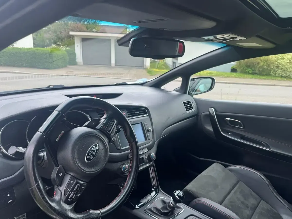 Gebraucht Kia ProCeed GT-Track 204 PS (150 kW) 2017 Weiß Kleinwagen