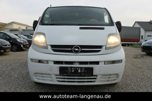 Gebraucht Opel Vivaro 82 PS (60 kW) 2002 Weiß Van / Kleinbus