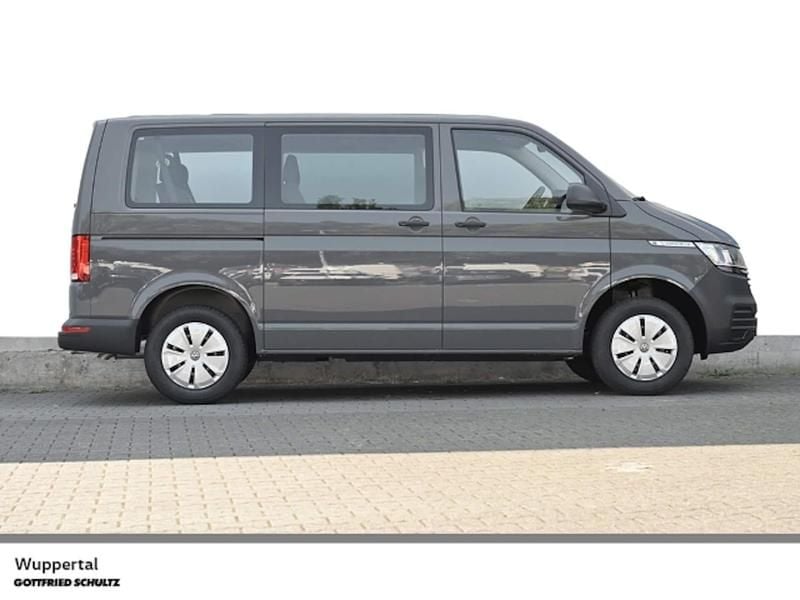 Gebraucht VW Caravelle Trendline 110 PS (80 kW) 2024 Grau Van