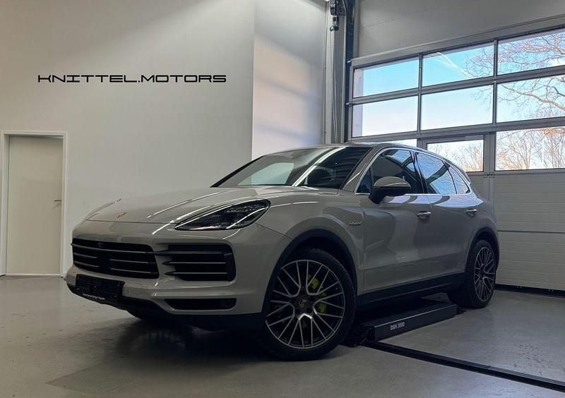 Grau Gebraucht 2021 Porsche Cayenne SUV | 69.990 € (Superpreis) - Bild 1/3