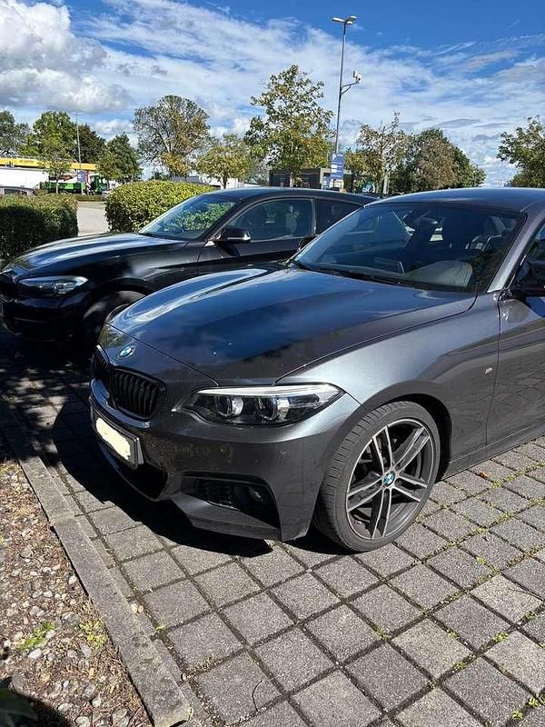 Grau Gebraucht 2019 BMW 220 M Sport Coupé | 26.990 € (Fairer Preis) - Bild 1/4