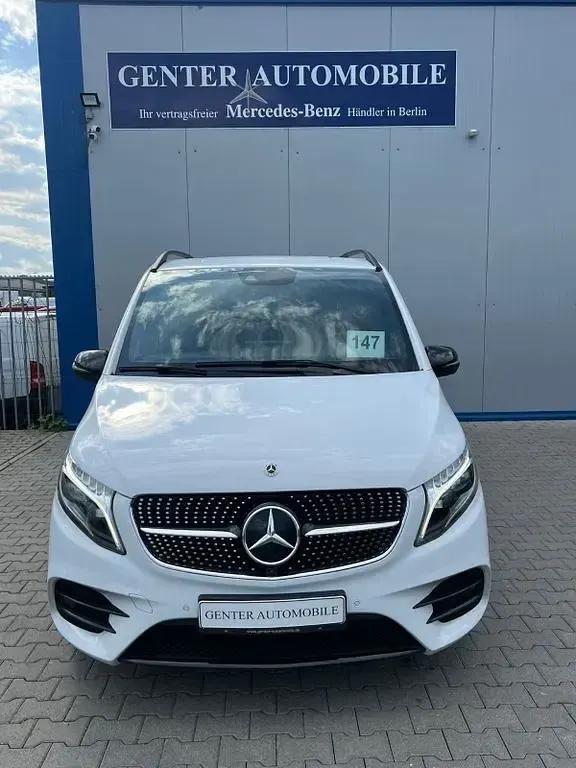 Gebraucht Mercedes V300 AMG 237 PS (174 kW) 2023 Weiß Van / Kleinbus
