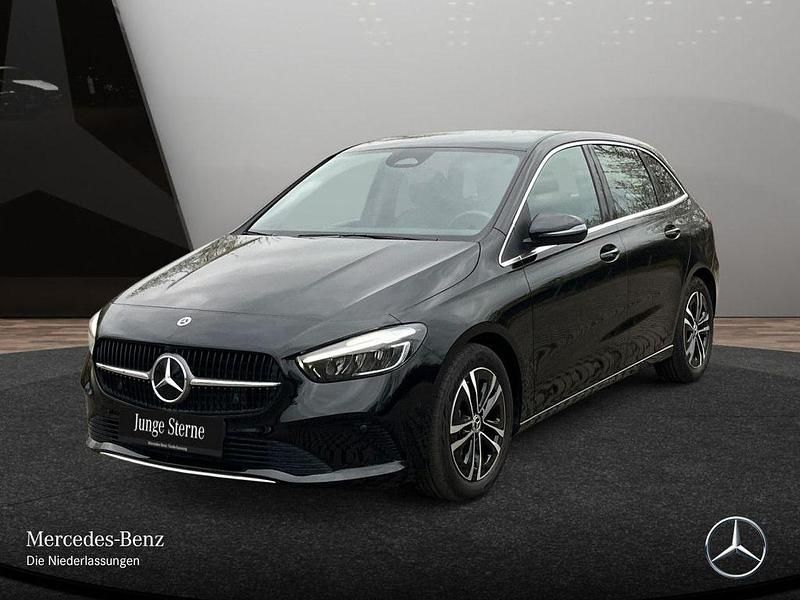 Gebraucht Mercedes 220 Advanced 190 PS (139 kW) 2025 Schwarz Limousine
